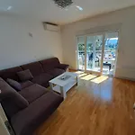 Apartman U Centru Makarske