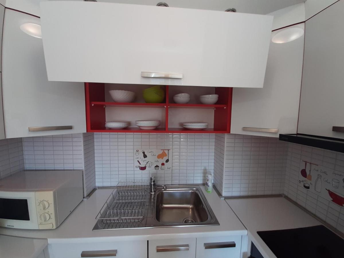 U Centru Makarske * Makarska